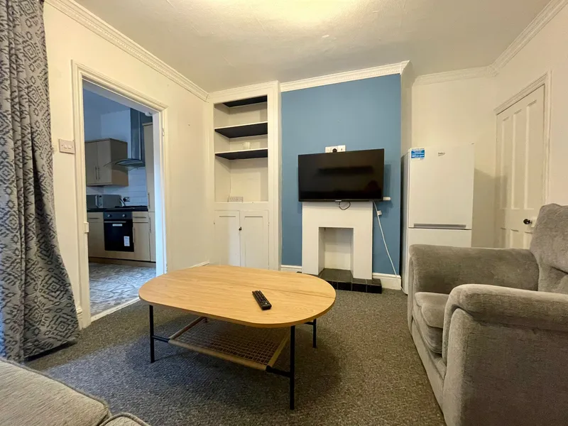 3 Bed Student House // West End | Aug 2026 - Thumbnail 12